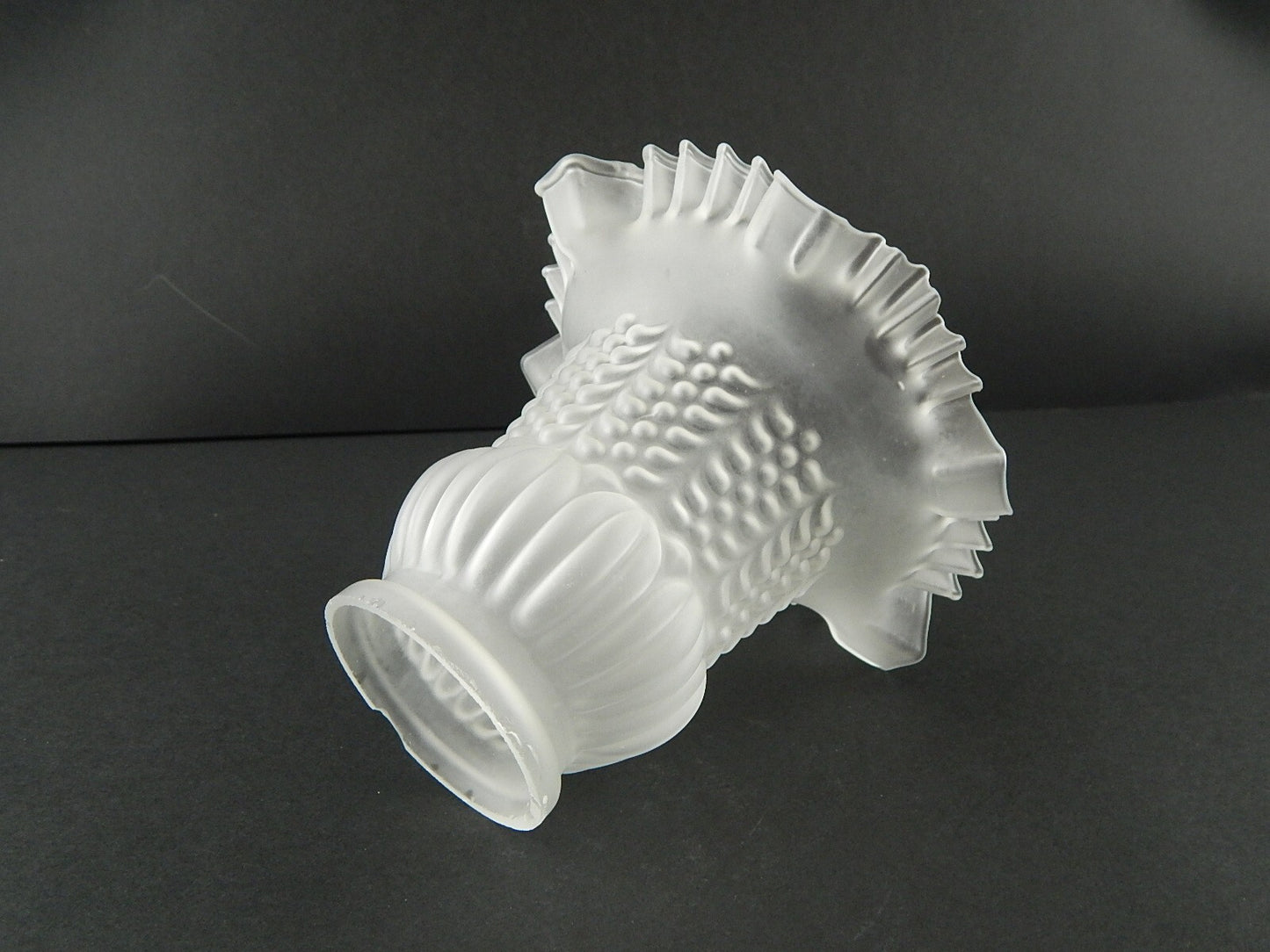 ANTICO EPOCA LIBERTY VETRO SATINATO TULIP PARALUME PER APPLIQUE O LAMPADA A476