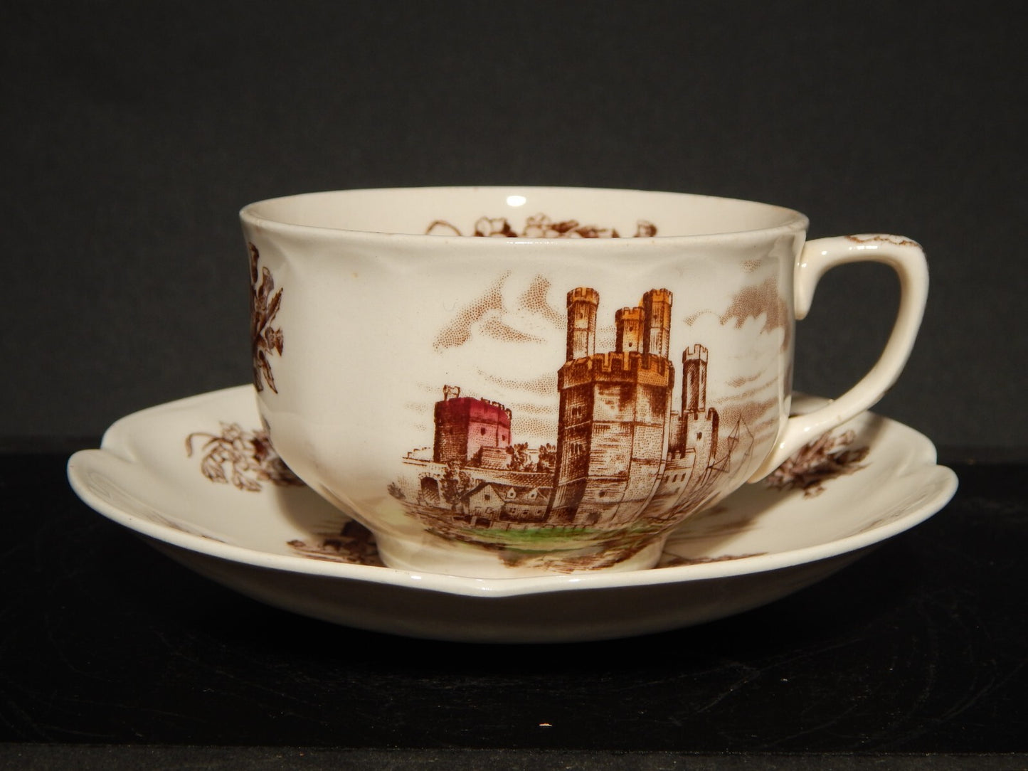 ANTICA TAZZA TE' PORCELLANA JOHNSON BROS ROYAL HOMES OF BRITAIN CAERNARVON