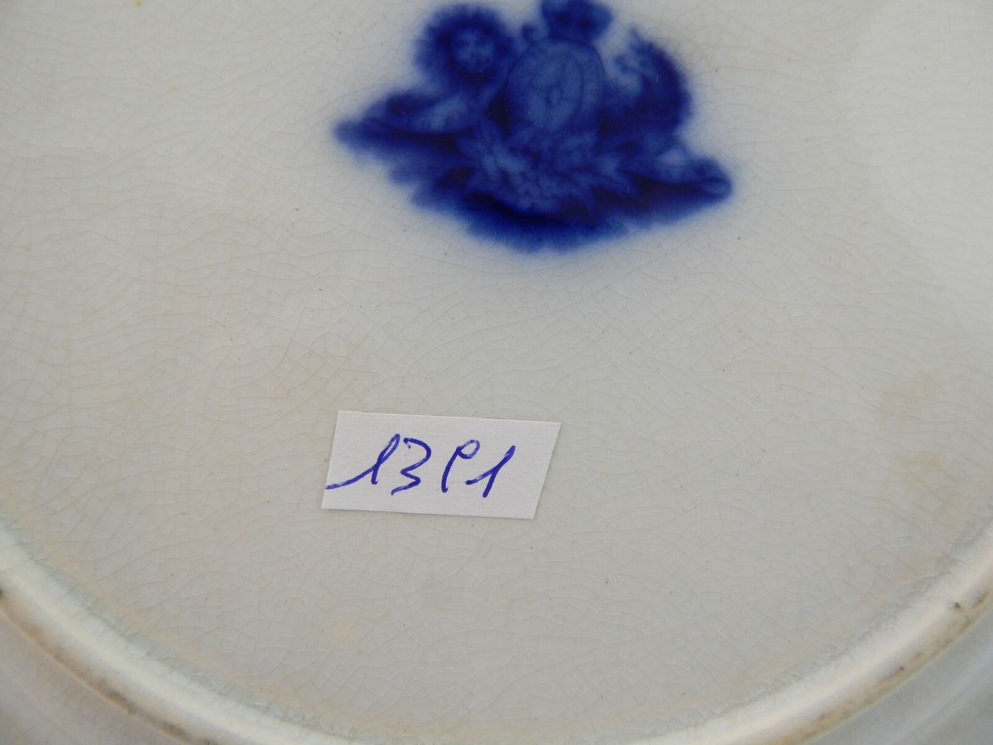 RARO ANTICO PIATTO PORCELLANA FLOW BLUE 1800 DECORO FLOREALE MARK COAT OF ARMS