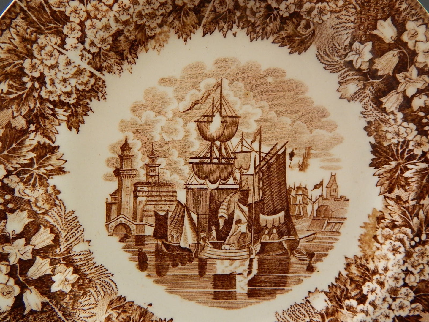 ANTICO PIATTO SEMI PORCELLANA RICHARD MILANO DECORO FERRARA META' 800 #A26