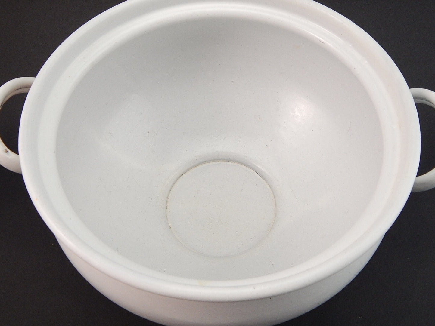 ANTICA RARA ZUPPIERA LATTA SMALTATA PORCELLANATA BIANCA MARCA DUE LEONI