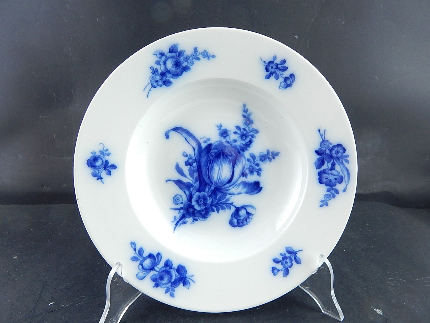 ANTICO ART DECO PIATTO FONDO VILLEROY&BOCH PORCELLANA BIANCA FIORI BLU