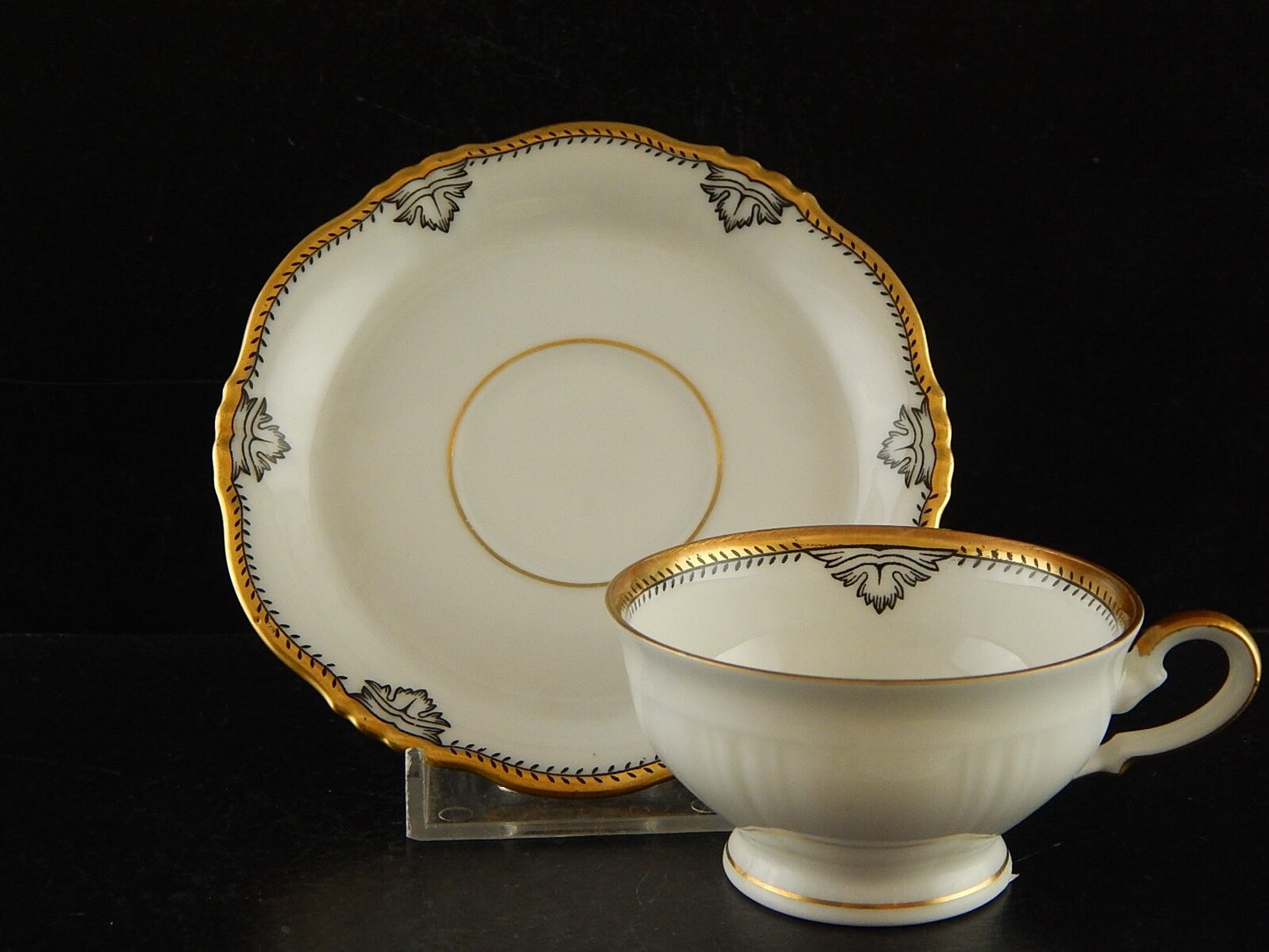 ANTICA ART DECO TAZZINA CAFFÈ PORCELLANA BIANCA E ORO BAVARIA SELTMANN WEIDEN