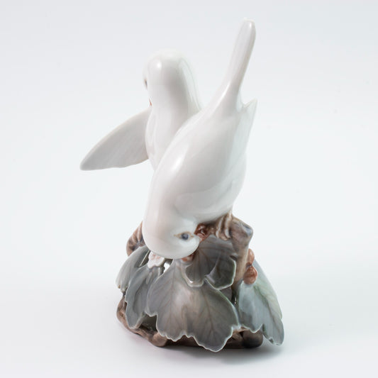 STATUINA PORCELLANA ROYAL COPENHAGEN "Piccioncini" COD 402 CM 13x10x7