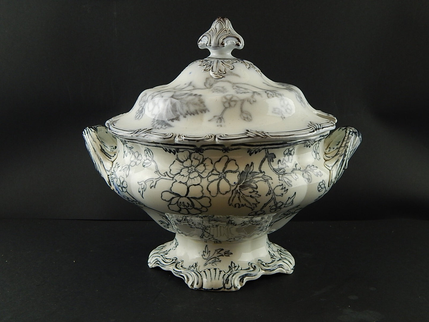 ANTICA RARA ZUPPIERA CENTROTAVOLA PORCELLANA VITTORIANA META' 800 DECORO A MANO