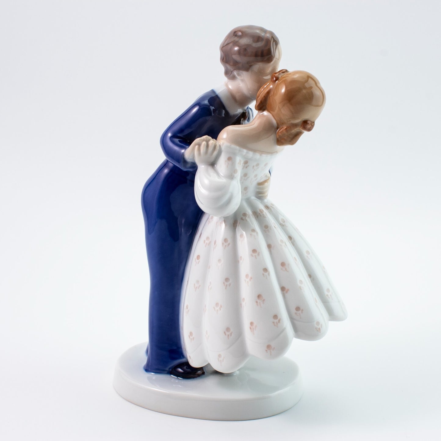 STATUINA PORCELLANA ROYAL COPENHAGEN BING&GRONDAHL "Primo Bacio" CM 19x13x8 2162