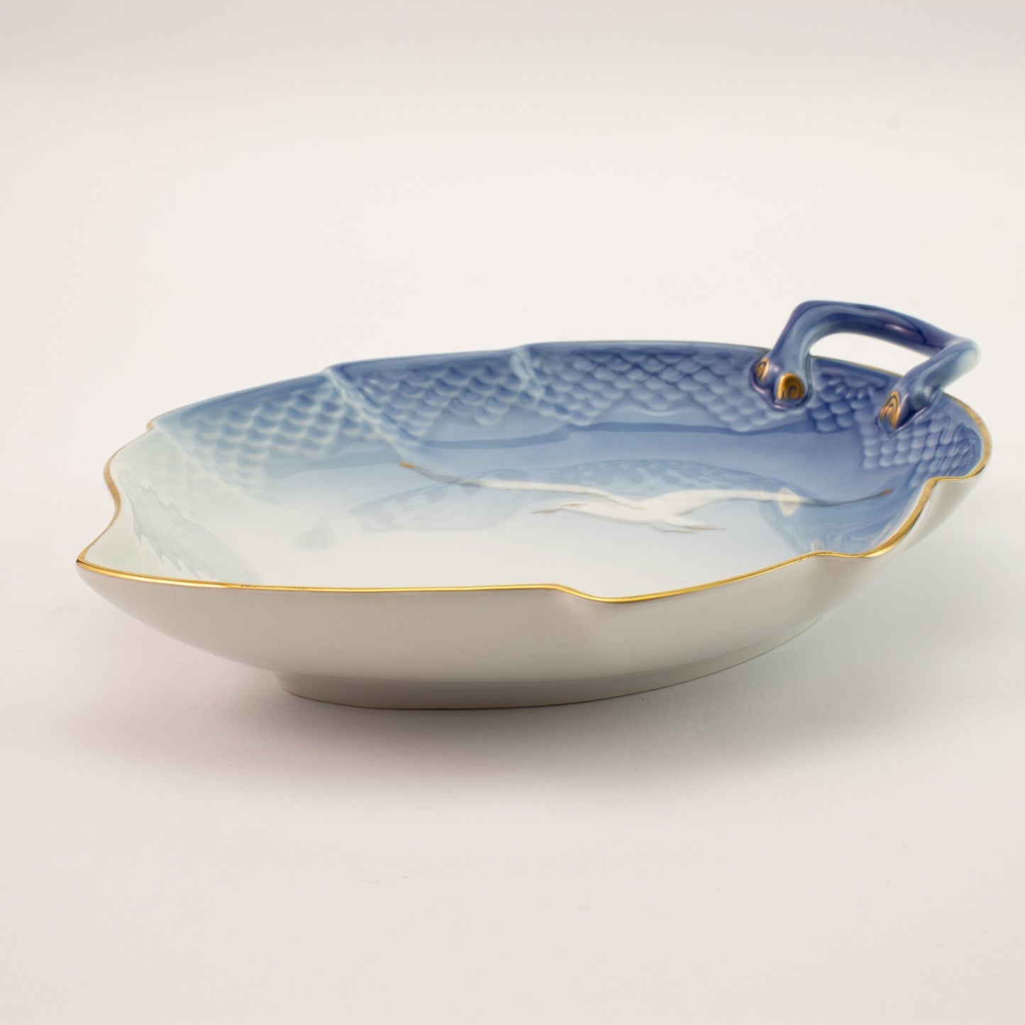 PIATTO PORTATA A FOGLIA PORCELLANA E ORO ZECCHINO GABBIANI BING&GRONDAHL 357