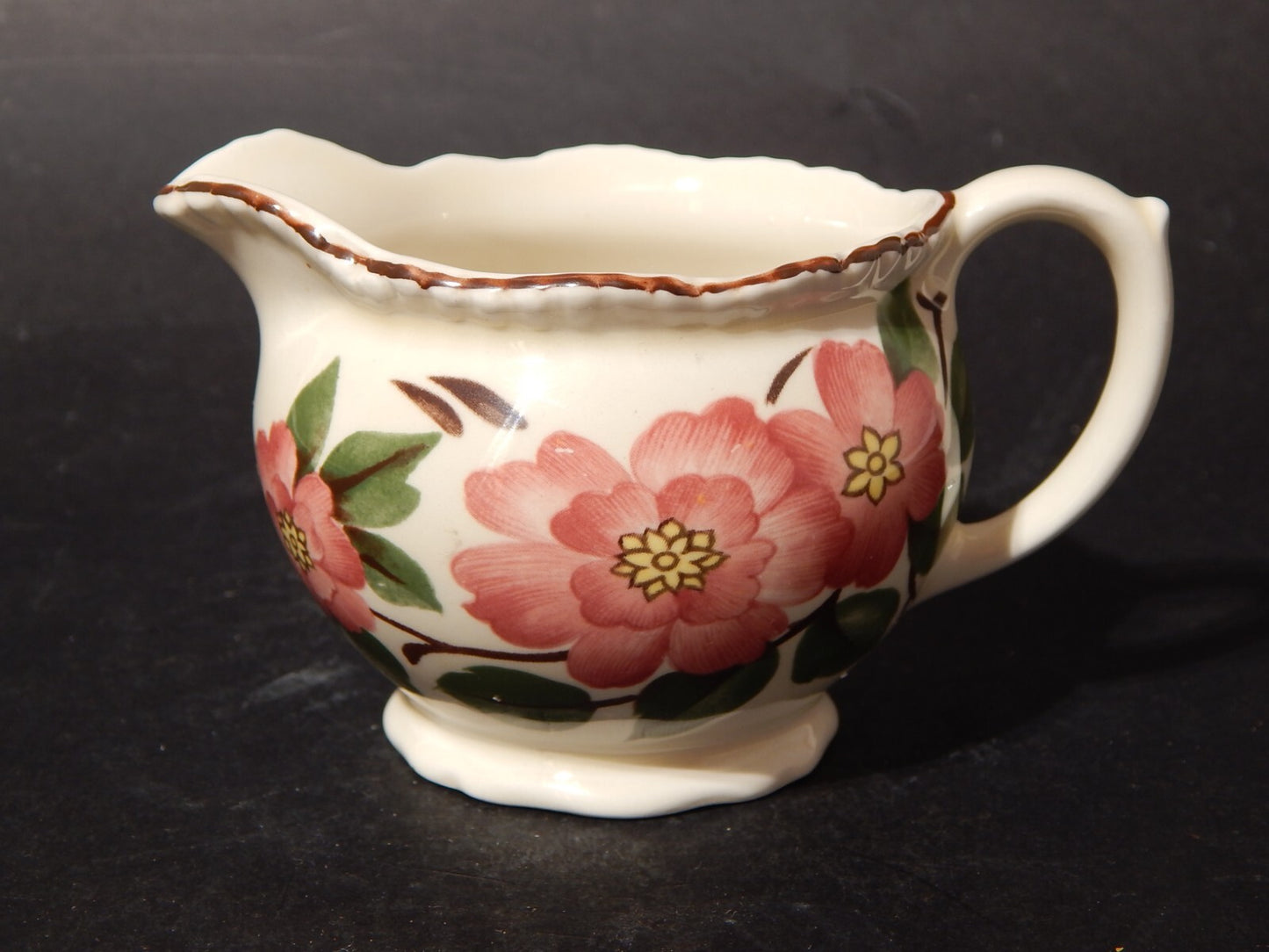 RETRO' LATTIERA BRICCO CERAMICA POTTERY WOOD&SONS DISEGNO "IRISH ROSE"