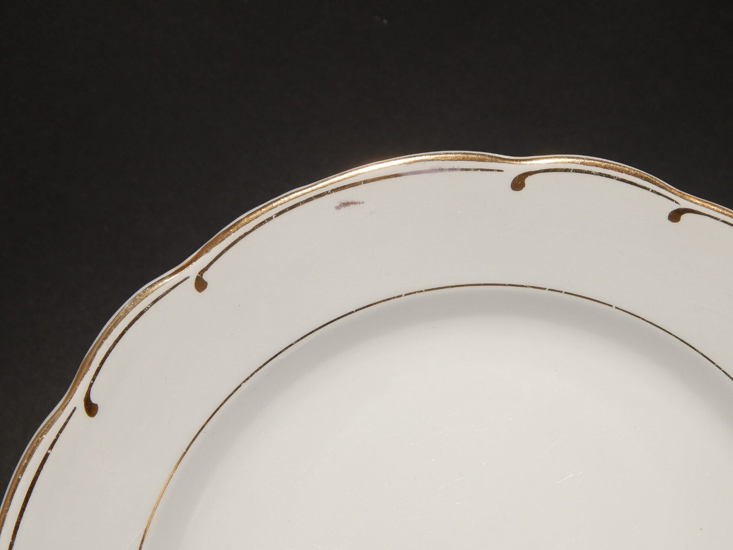 ANTICO SERVIZIO 12 PIATTI CERAMICA BIANCA DECORO IN ORO CERAMICHE PIEMONTESI