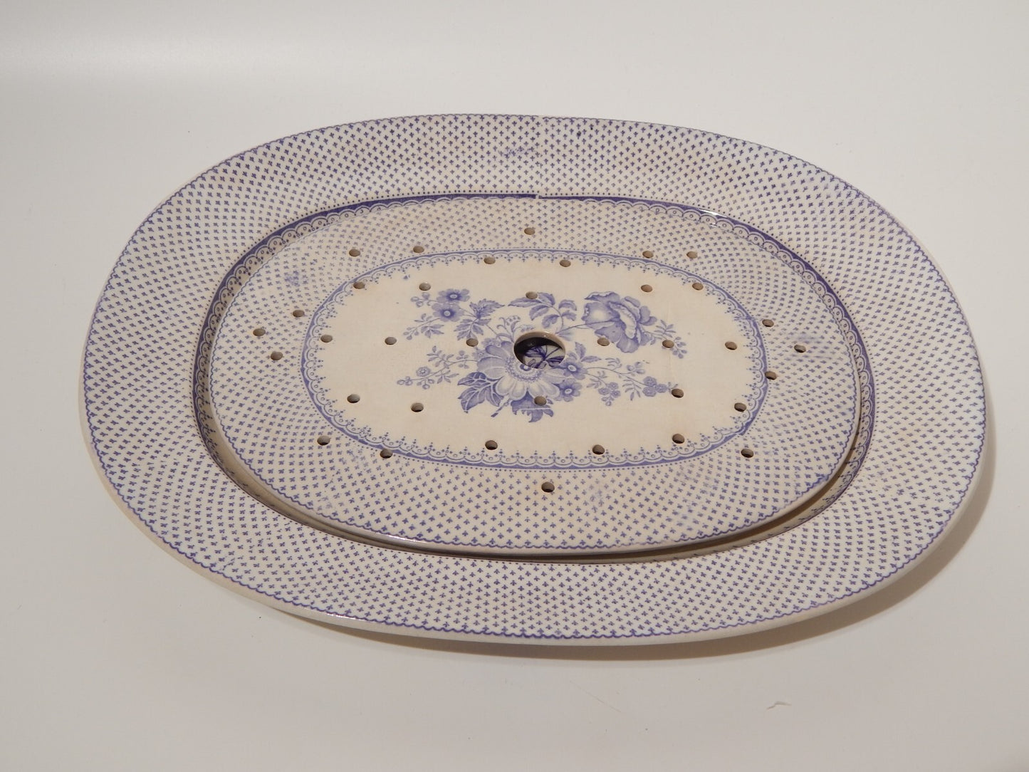 ANTICO RARISSIMO VASSOIO VITTORIANO CERAMICA PRIMAVESI 1860 ERMINE BORDER VIOLA