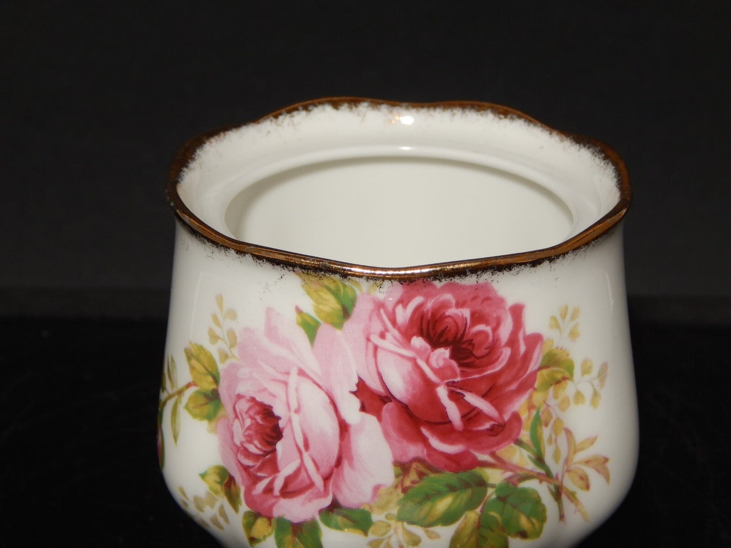 PREZIOSA PORCELLANA ROYAL ALBERT ZUCCHERIERA VINTAGE DISEGNO AMERICAN BEAUTY