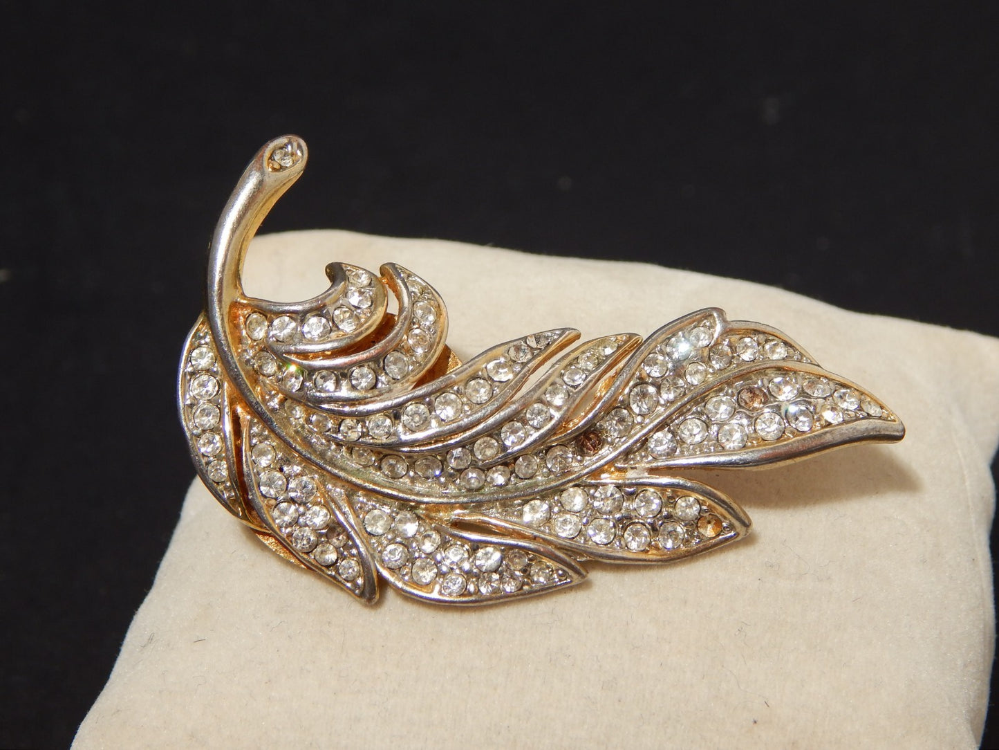 VINTAGE BIJOUX SPILLA A FOGLIA DORATA CON CRISTALLI