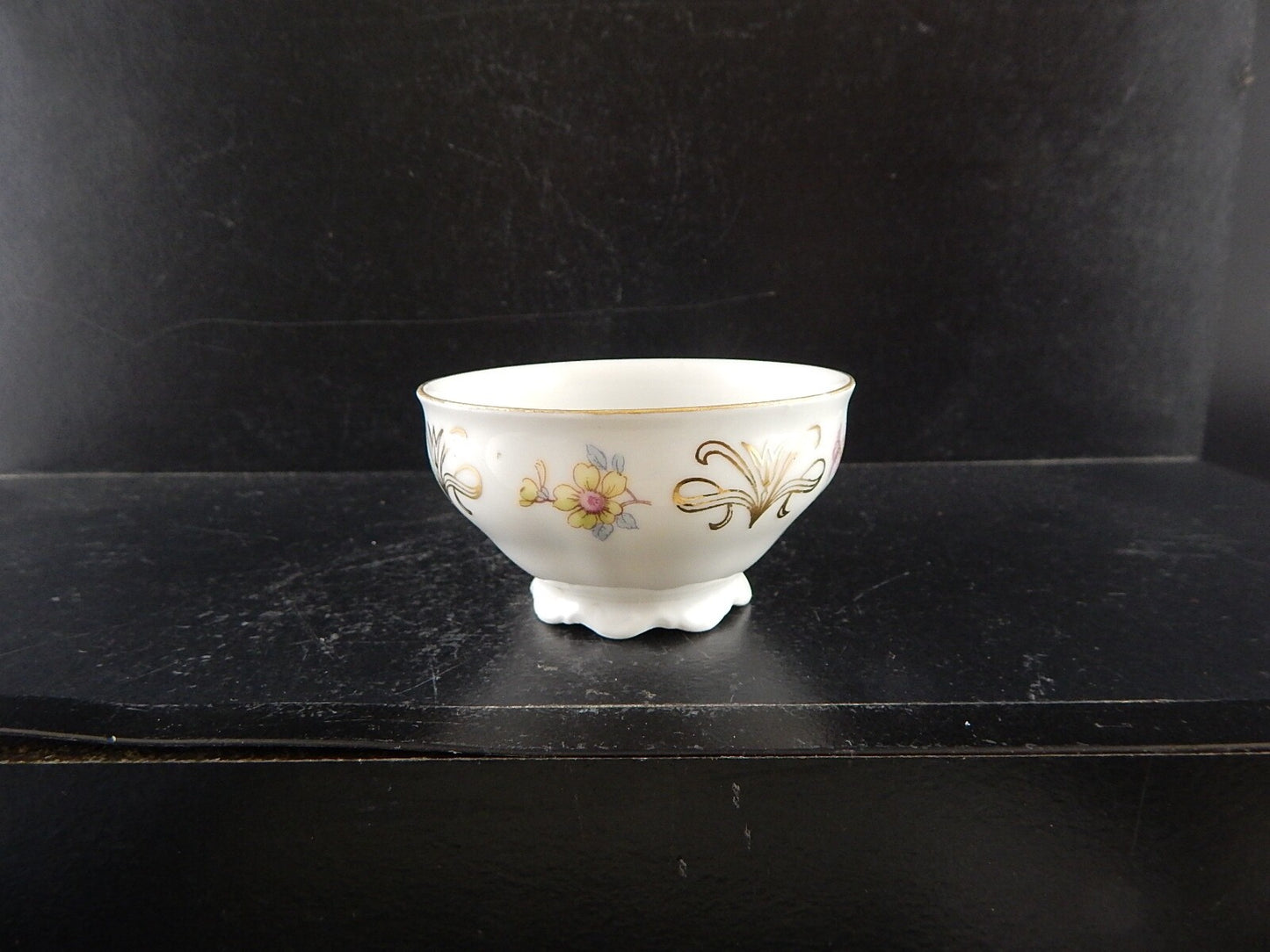 ANTICA TAZZINA CAFFE' PORCELLANA BIANCA FIORI E ORO BAVARIA SELTMANN THERESIA #