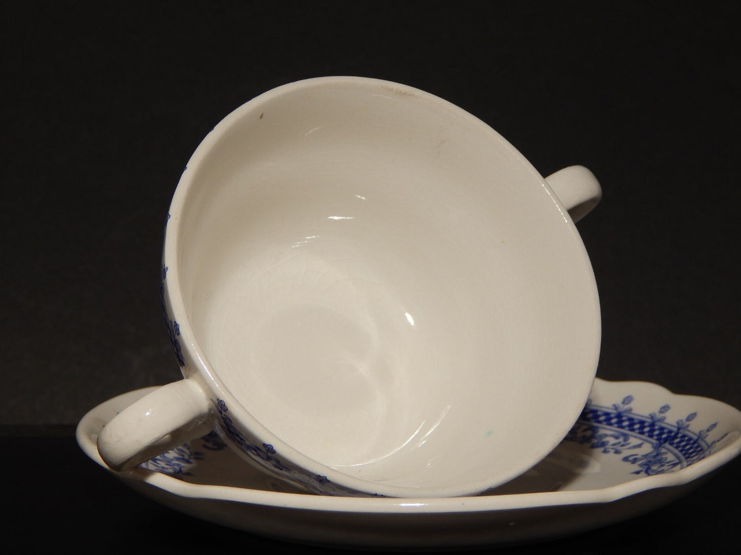VINTAGE TAZZA BRODO CONSOMME' CERAMICA S.C.I. LAVENO DIAMONDSTONE BIANCO BLU