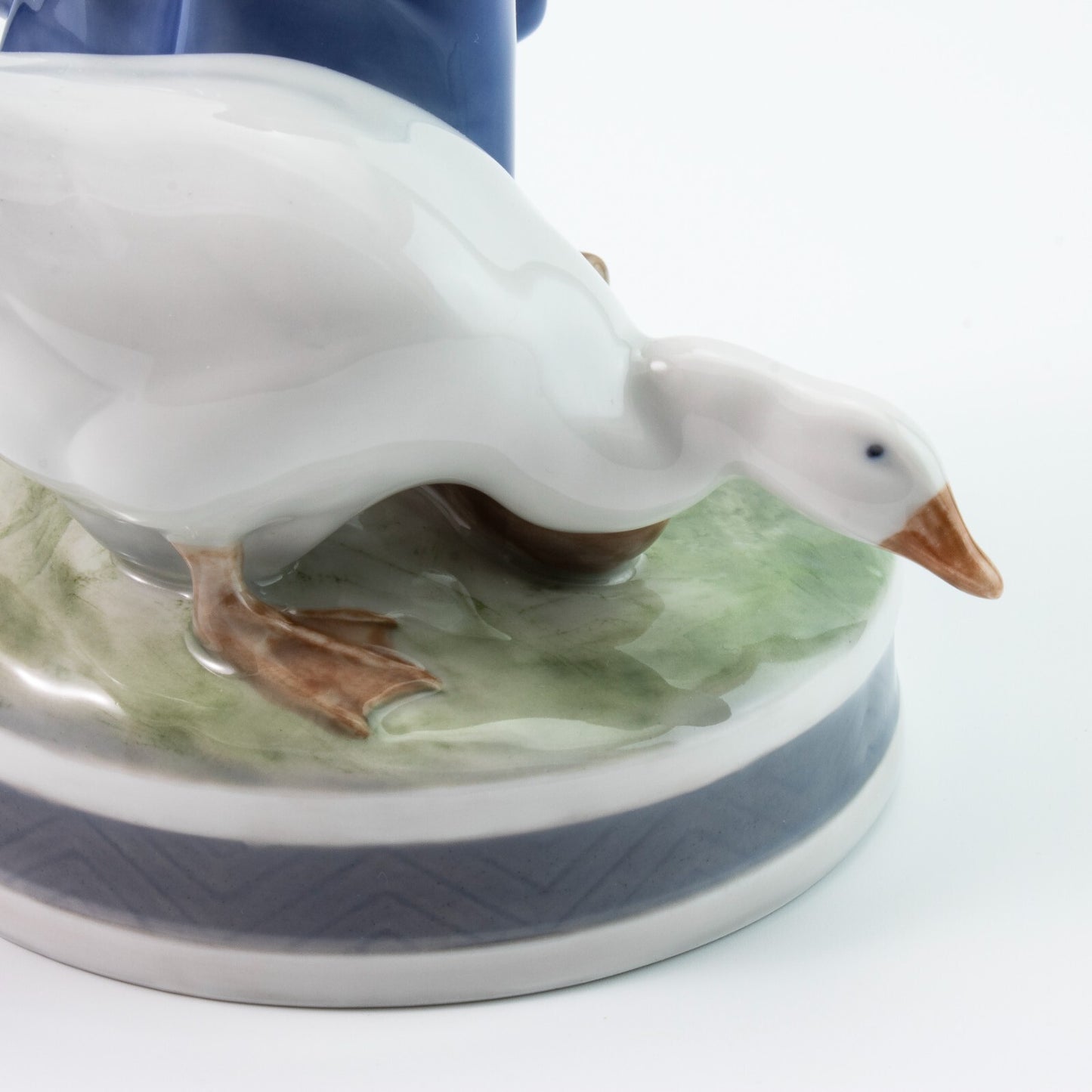 STATUINA PORCELLANA ROYAL COPENHAGEN "Ragazza con Oca" COD 527 CM 23x11x11