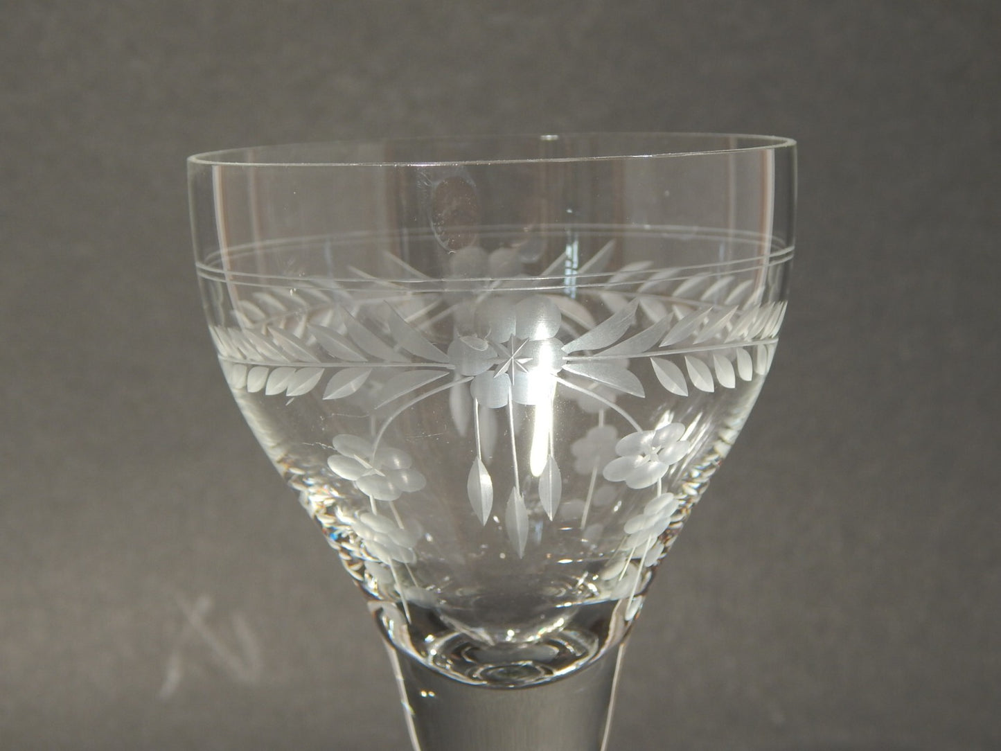 VINTAGE ELEGANTE SERVIZIO 16 BICCHIERI CALICI CRISTALLO DI BOEMIA INCISI