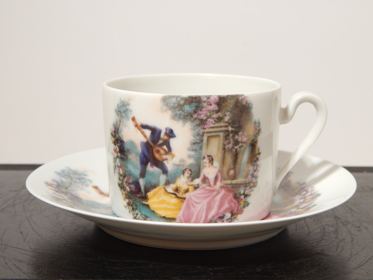 ANTICA PRIMA META' 900 LIMOGES TAZZA TE' PORCELLANA BIANCA SCENA GALANTE #1833