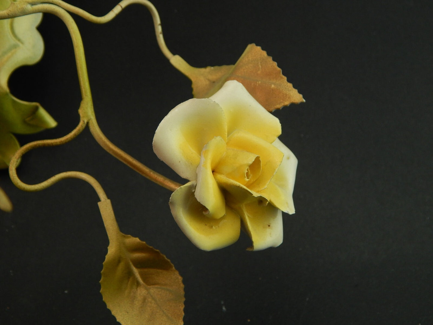 APPLIQUE 1 FUOCO ANTICA LIBERTY FERRO BATTUTO E ROSE CERAMICA POLICROME #1732