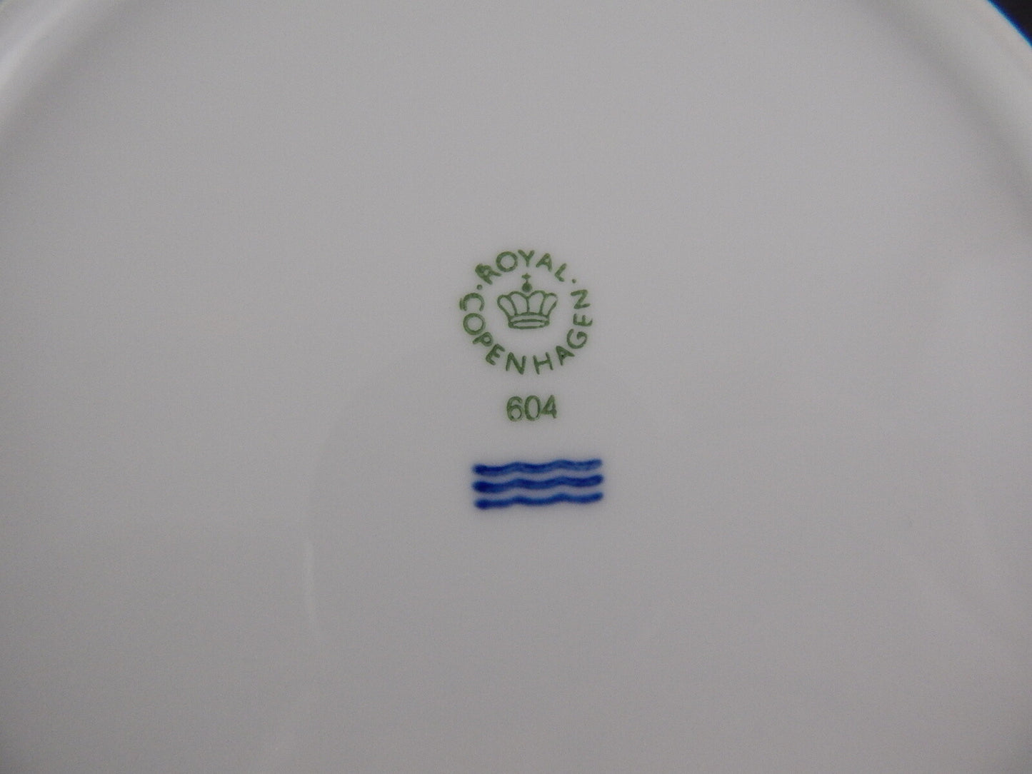 ROYAL COPENHAGEN WHITE FLUTED HALF LACE PLATE PIATTO FONDO PORCELLANA BIANCA