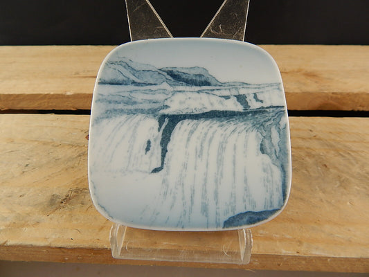 ROYAL COPENHAGEN BING&GRONDAHL PLAQUETTE PORCELLANA WATERFALL GULLFOSS ICELAND