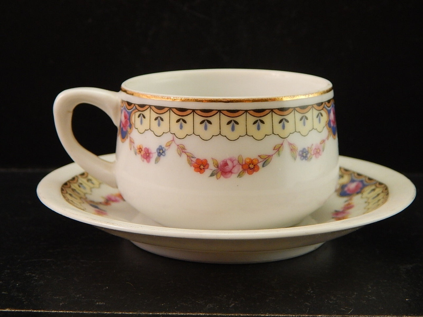 ANTICA ART DECO TAZZINA CAFFE' PORCELLANA BOEMA DECORO A GHIRLANDA