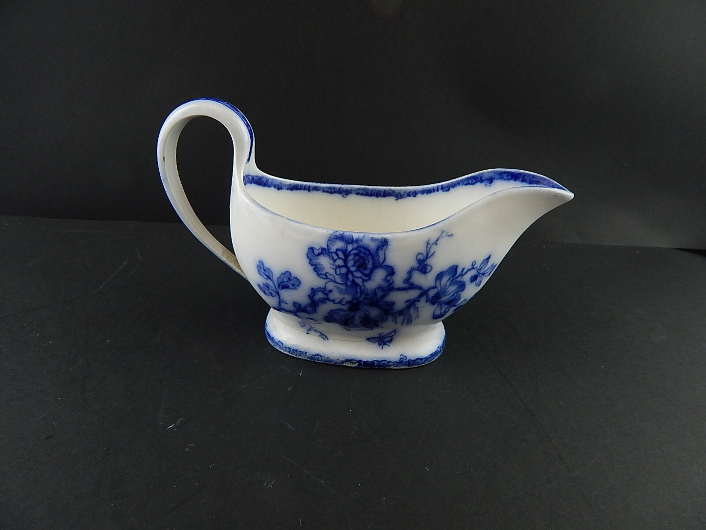 ANTICA SALSIERA PORCELLANA WEDGWOOD PEARL DIPINTA MANO PRIMA META' 800 FARFALLA