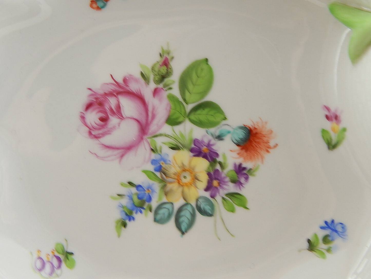 PORCELLANA HEREND VASSOIO FOGLIA DIPINTO A MANO PRIMAVERA COLLEZIONE PRINTEMPS