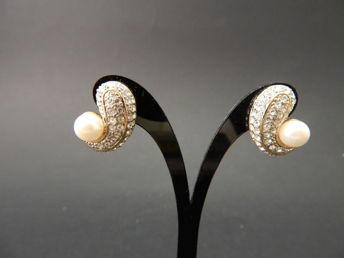 VINTAGE BIJOUX GIOIELLI ORECCHINI DORATI CON PERLE E CRISTALLI ANNI '70