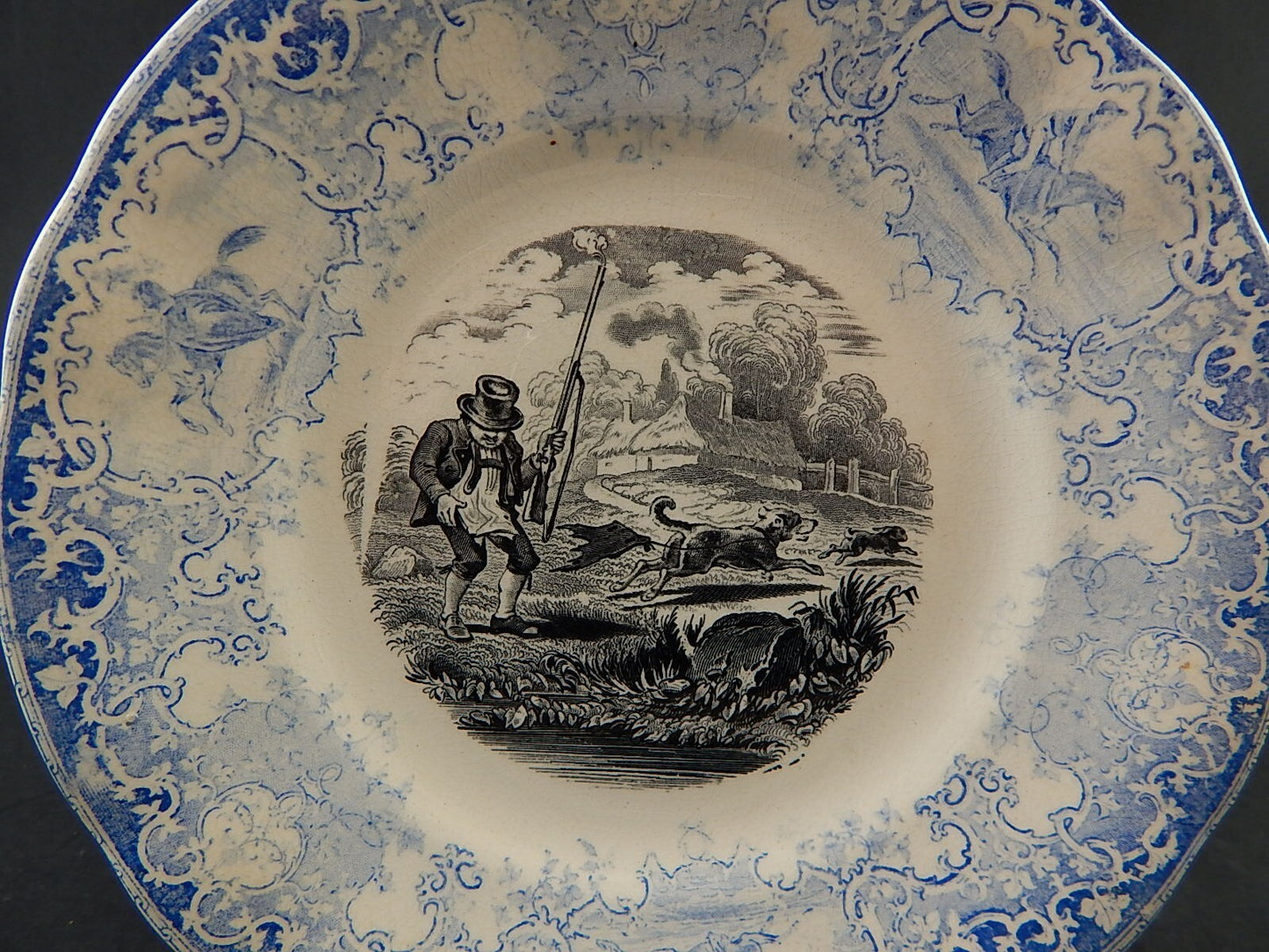 ANTICO PIATTO UMORISTICO CERAMICA FRANCESE SECONDA META' 800 IL CACCIATORE