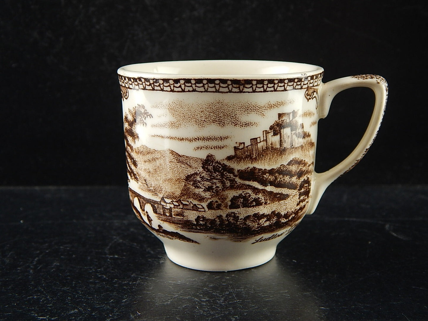 VINTAGE JOHNSON BROS OLD BRITAIN CASTLE TAZZINA CAFFE SEMI-PORCELLANA