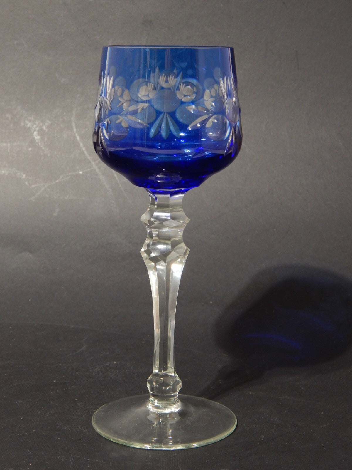 RETRO BICCHIERE CALICE CRISTALLO BOEMIA MOLATO INCISO BLU COBALTO DIFETTO