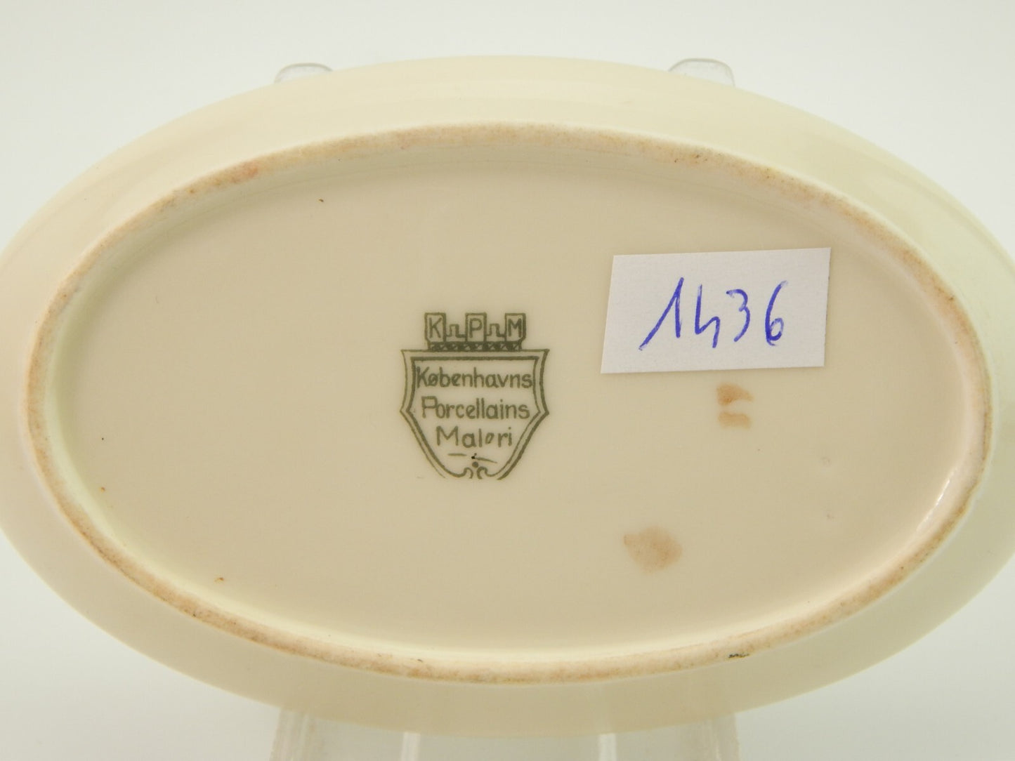 ANTICO PIATTINO OVALE KPM COPENHAGEN PORCELLANA BOUQUET DI FIORI E ORO DEL 1924