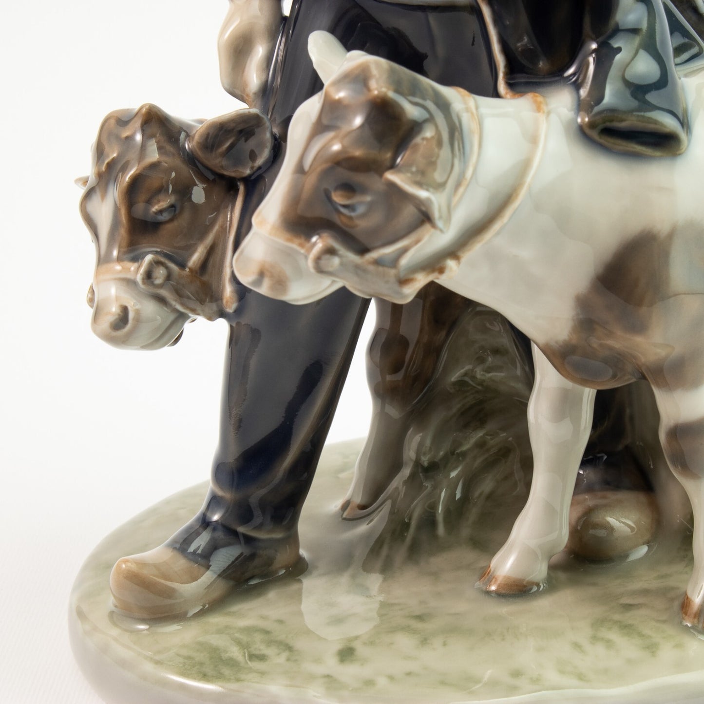 STATUINA PORCELLANA ROYAL COPENHAGEN "Ragazzo con Vitelli" 1858 ORIGINALE 23x18