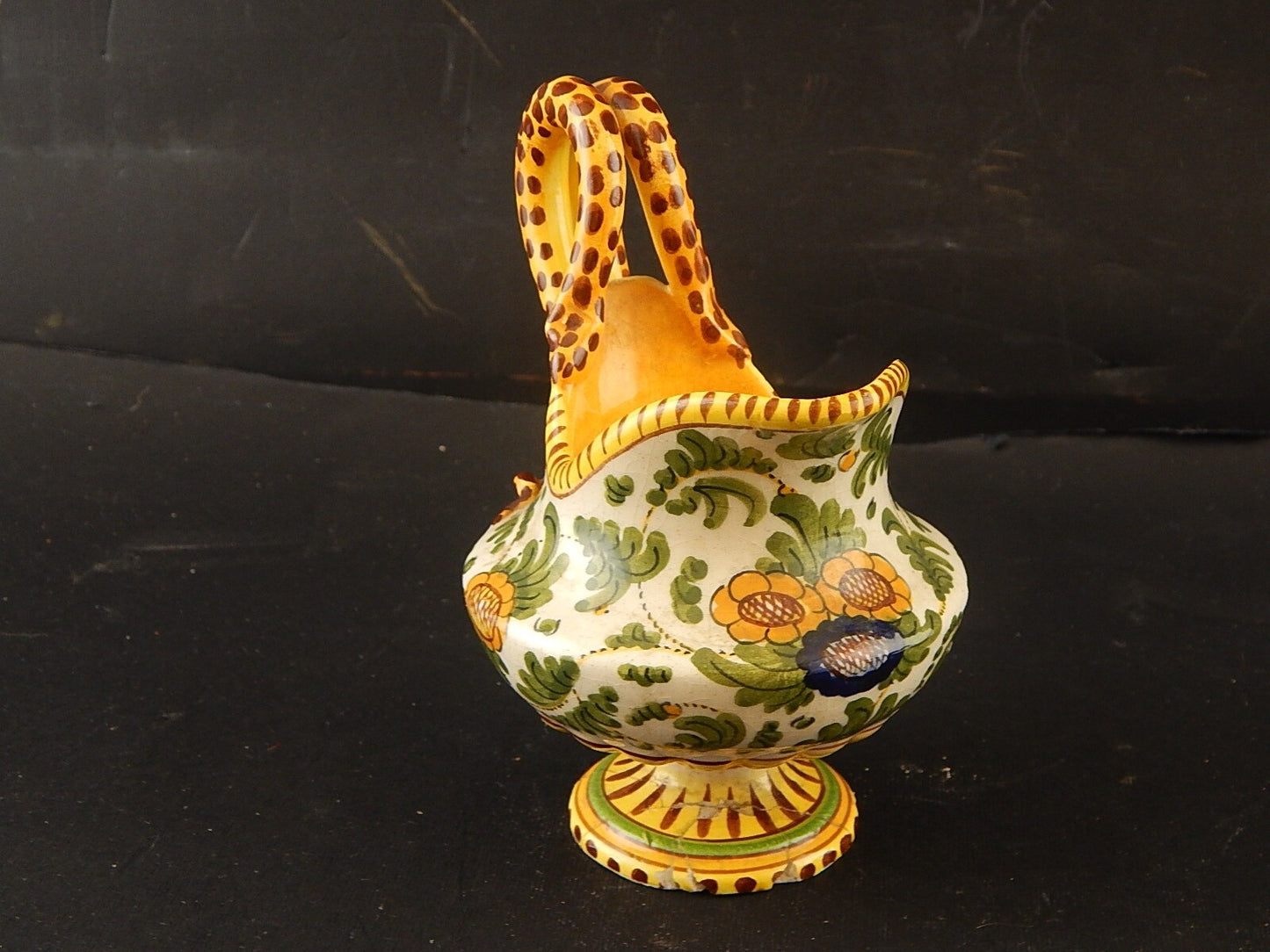 ANTICA LATTIERA BRICCO MAIOLICA CERAMICA POLICROMA FANTECHI ANSE A SERPE DIFETTI