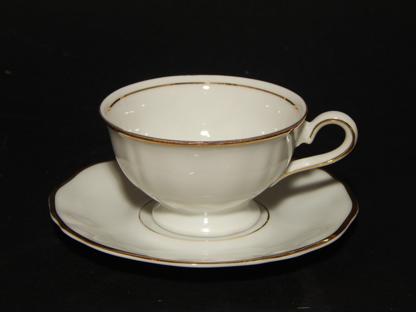 ANTICO SERVIZIO 6 TAZZINE CAFFE' PORCELLANA BIANCA E ORO BAVARIA OSCAR SCHALLER