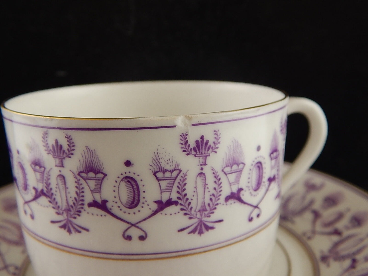 ANTICA PREZIOSA TAZZA TE' STILE IMPERO IN PORCELLANA BIANCA DECORATA VIOLA ORO