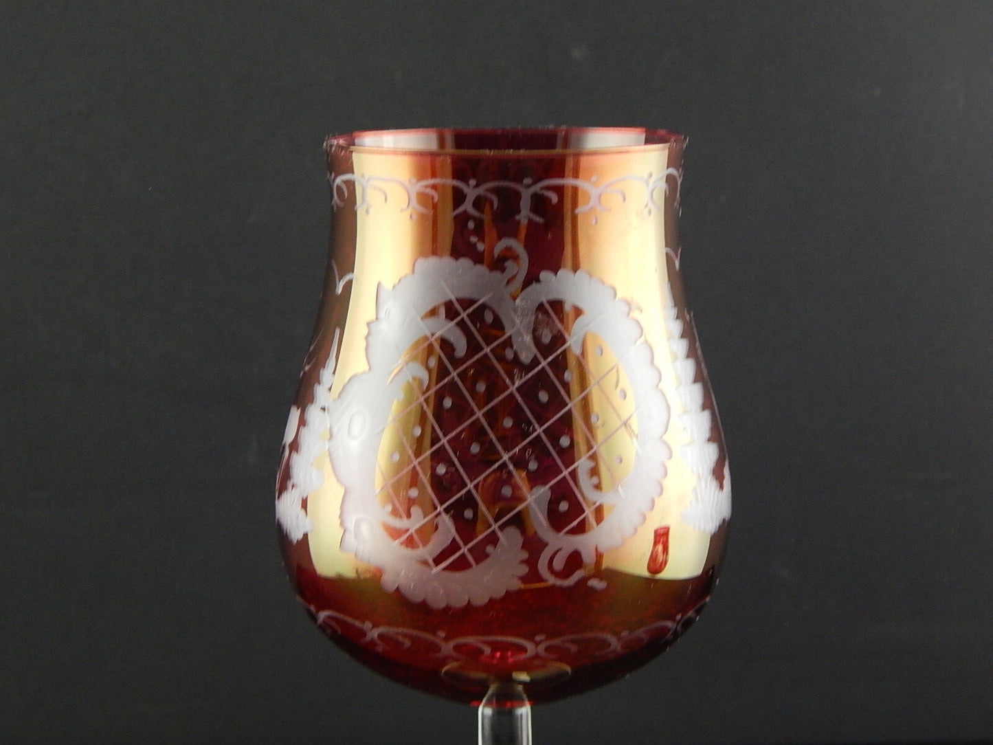 ANTICO BICCHIERE CALICE CRISTALLO ROSSO RUBINO INCISO ALL'ACIDO BOEMIA