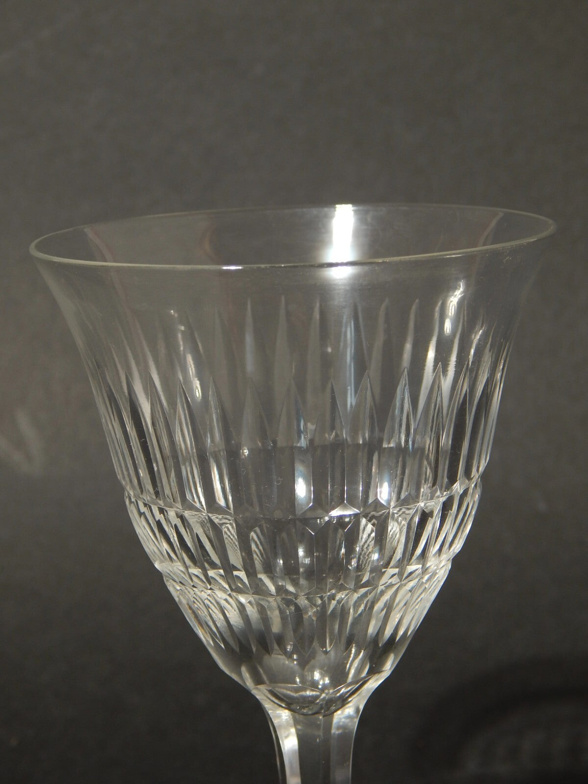 ANTICO ART DECO ELEGANTE SERVIZIO 18 BICCHIERI CALICI VETRO MOLATO