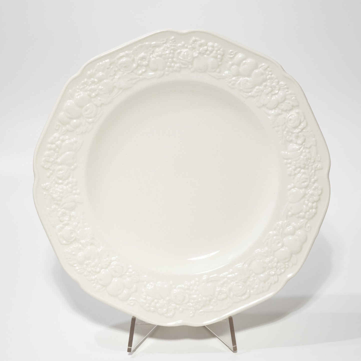 VINTAGE PIATTO CERAMICA BIANCA BARBOTINE CROWN DUCAL A. G. RICHARDSON