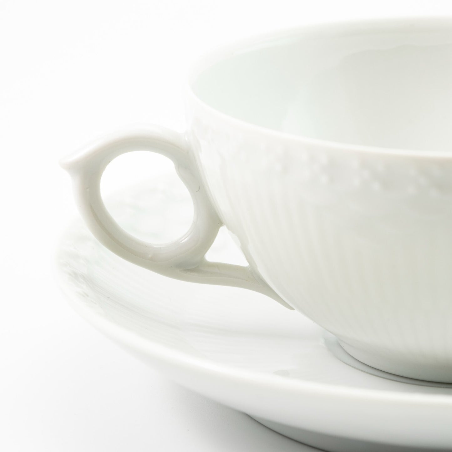 ROYAL COPENHAGEN WHITE FLUTED HALF LACE TAZZA DA TE' IN PORCELLANA CM 10 COD 525