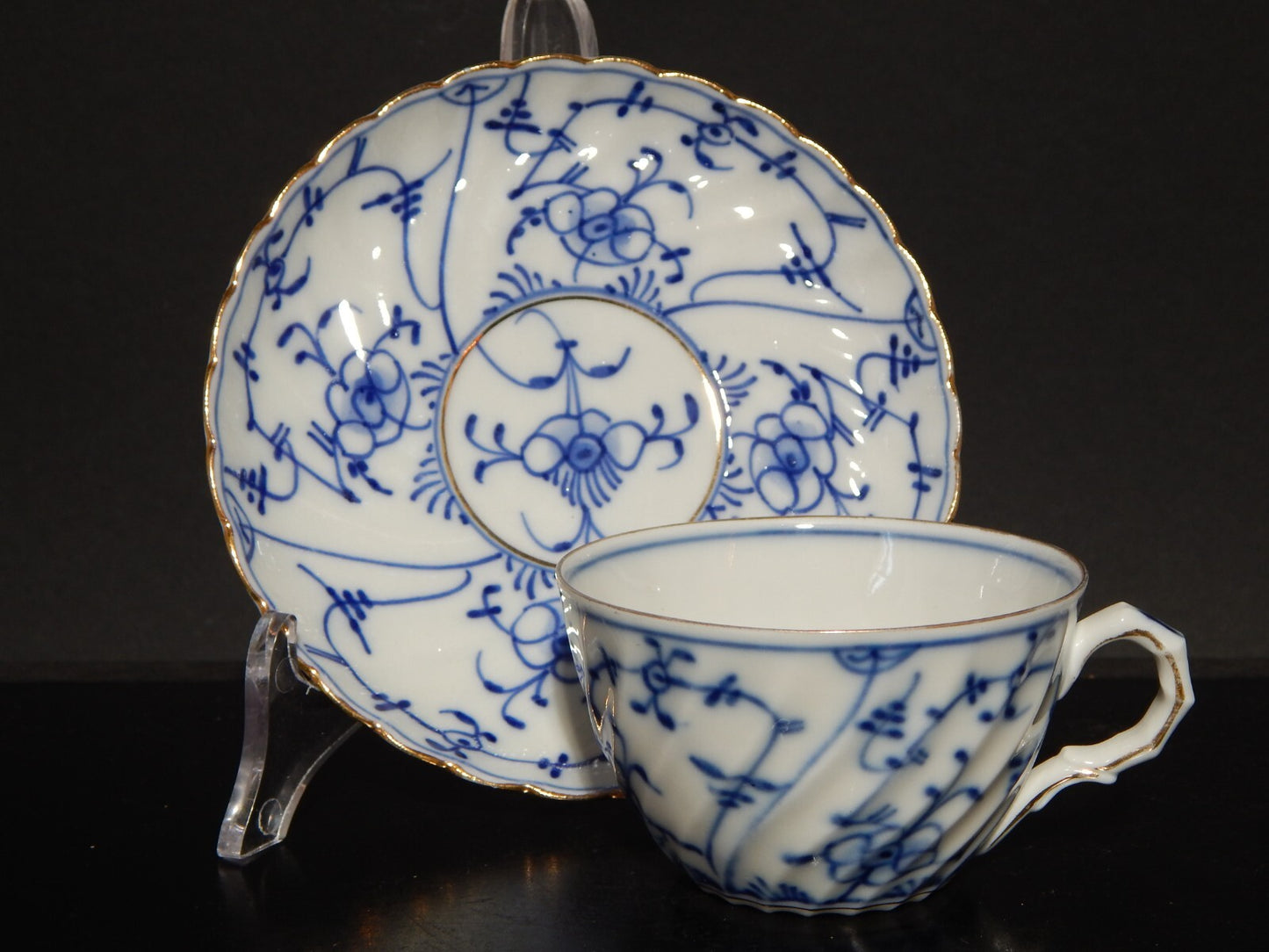 ANTICA TAZZA DA TE' PORCELLANA ROYAL TETTAU BLUE FLUTED BIANCO BLU PROFILO ORO