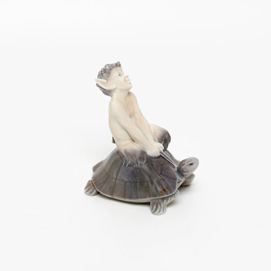 STATUINA PORCELLANA ROYAL COPENHAGEN "Fauno su Tartaruga" 858 CM 9x9x6 DIFETTO