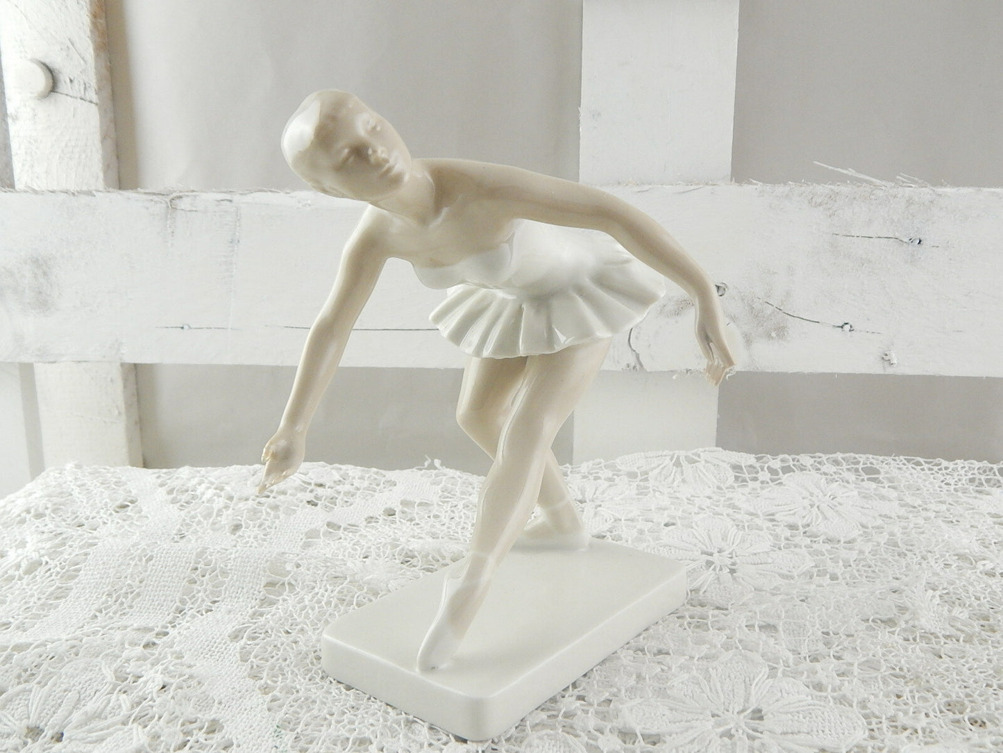 ANTICA RARA SCULTURA PORCELLANA ROYAL DUX BOHEMIA STATUINA BALLERINA DIFETTO