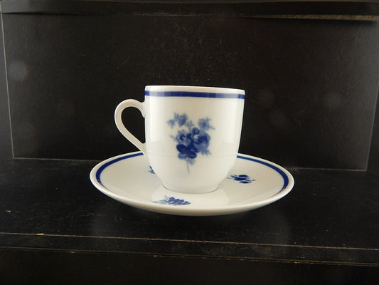 ANTICO RARA TAZZA E PIATTINO PORCELLANA BIANCA FIORI BLU WINTERLING BAVARIA