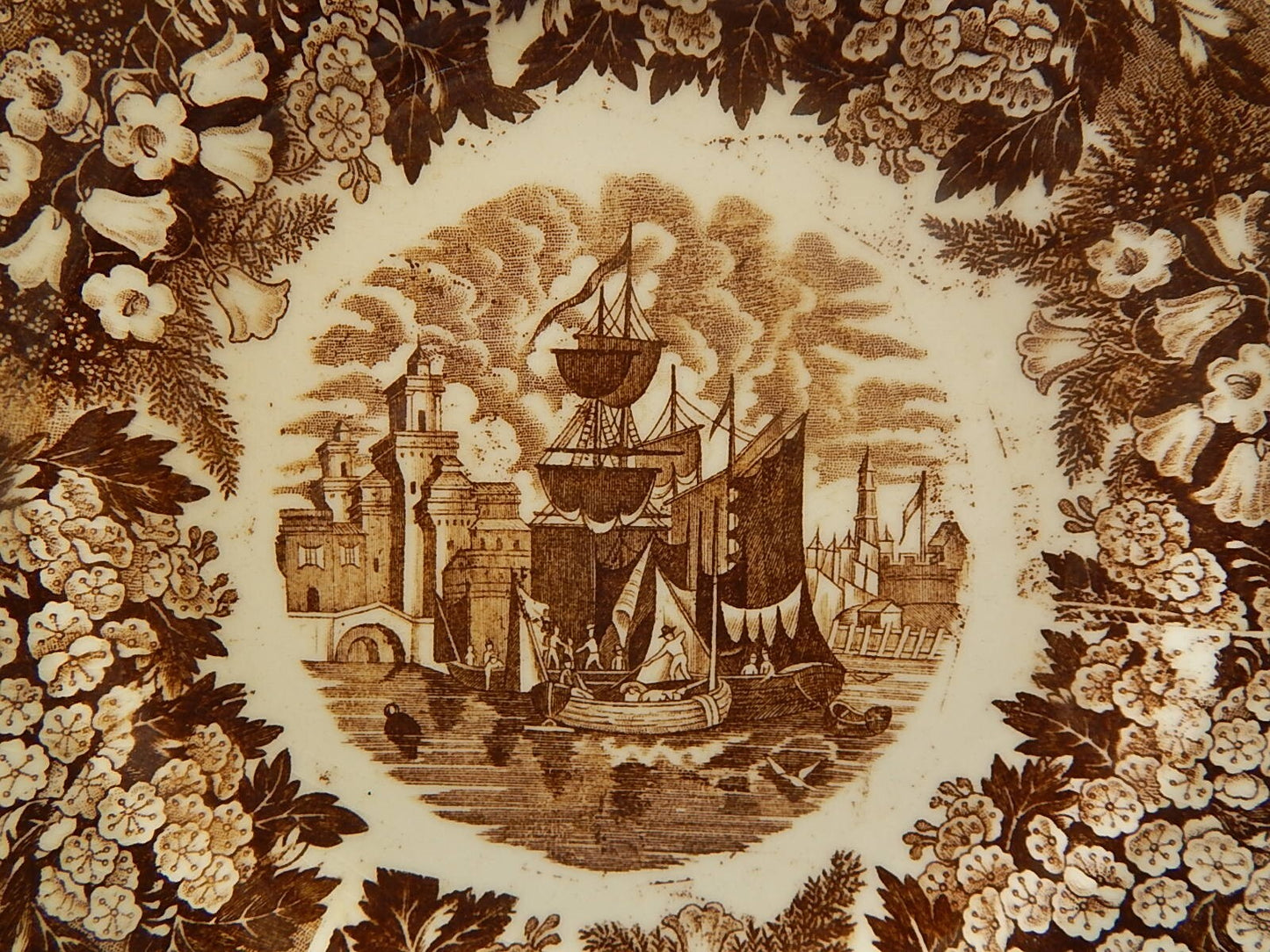 ANTICO PIATTO SEMI PORCELLANA RICHARD MILANO DECORO FERRARA META' 800 #A29