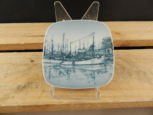 ROYAL COPENHAGEN BING&GRONDAHL PLAQUETTE PIATTINO PORCELLANA FISKERKUTTERE