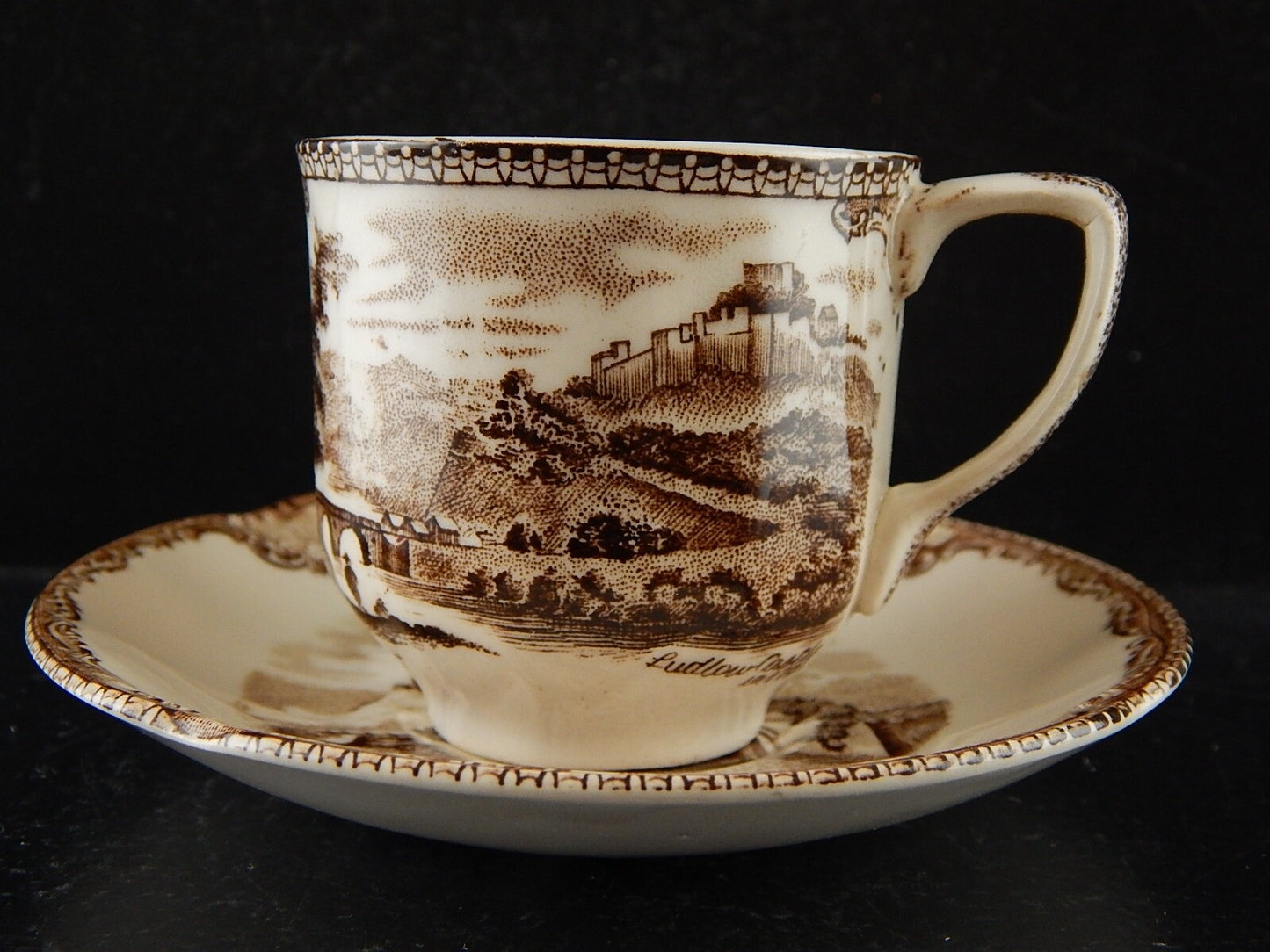 VINTAGE JOHNSON BROS OLD BRITAIN CASTLE TAZZINA CAFFE SEMI-PORCELLANA DIFETTO