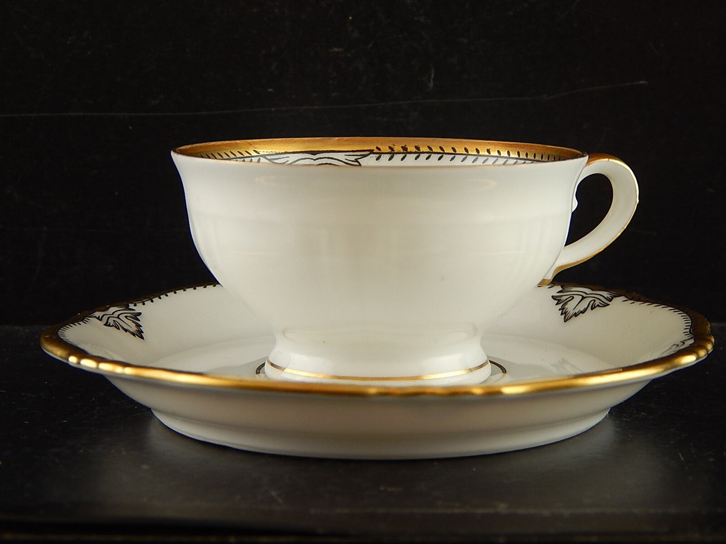 ANTICA ART DECO TAZZINA CAFFÈ PORCELLANA BIANCA E ORO BAVARIA SELTMANN WEIDEN