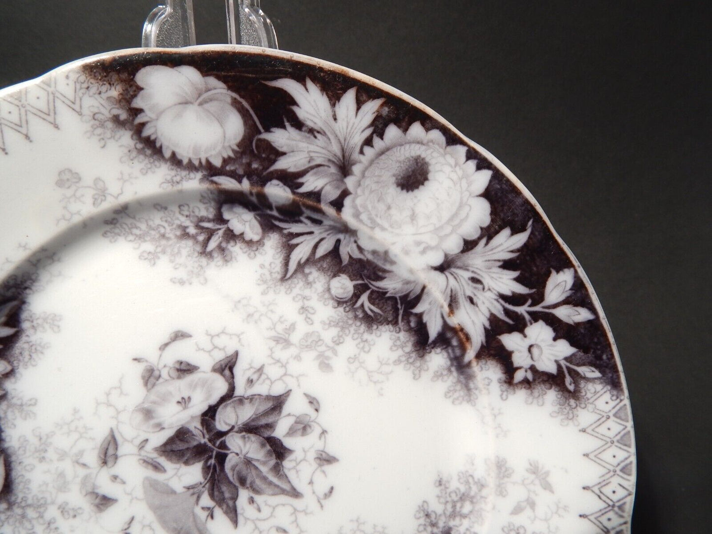 ANTICO PIATTO CERAMICA DISEGNO JARDINIERE VILLEROY & BOCH FINE '800 difetto 1147