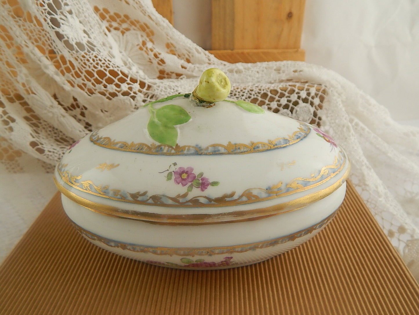 ANTICO PREZIOSO COFANETTO PORCELLANA IMPERO MARCHIO VIENNA BEE HIVE INIZIO 800